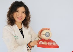 打獵朝「閃爍目光」開槍　女友頭部中彈亡（眼科）