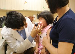 男童眼睛紅腫誤以為過敏 竟是急性鼻竇炎惹禍 醫：嚴重可能失明