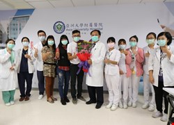 脊傷男左手劇疼多年 嘆「每天都沒睡飽」 脊髓刺激療法助減緩疼痛