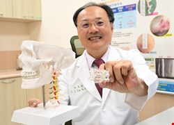 老總拼事業拉「頸」報！手腳麻痛夜難眠人工頸椎間盤手術助再拼20年
