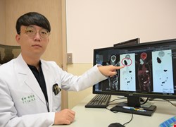 老翁頸部長出「鴕鳥蛋」壓迫氣管險致命 竟是伯基特淋巴瘤惹的禍