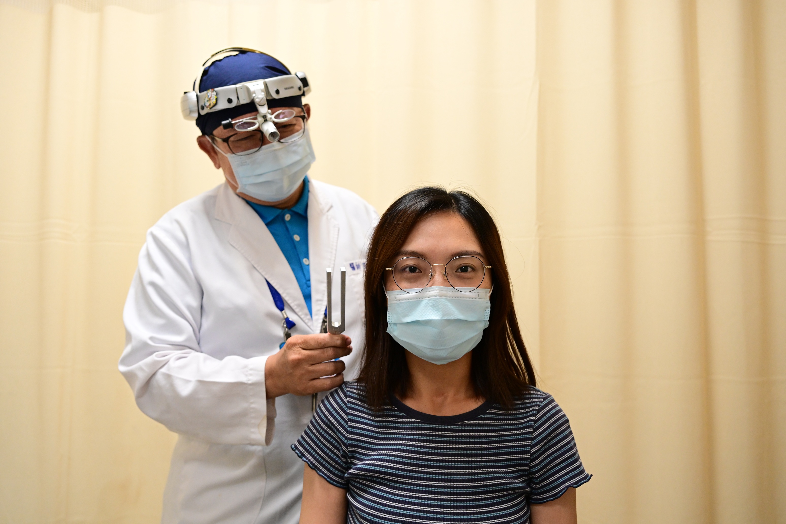 耳機降噪功能強醫警告：長時配戴恐影響聽力 籲遵守60/60原則