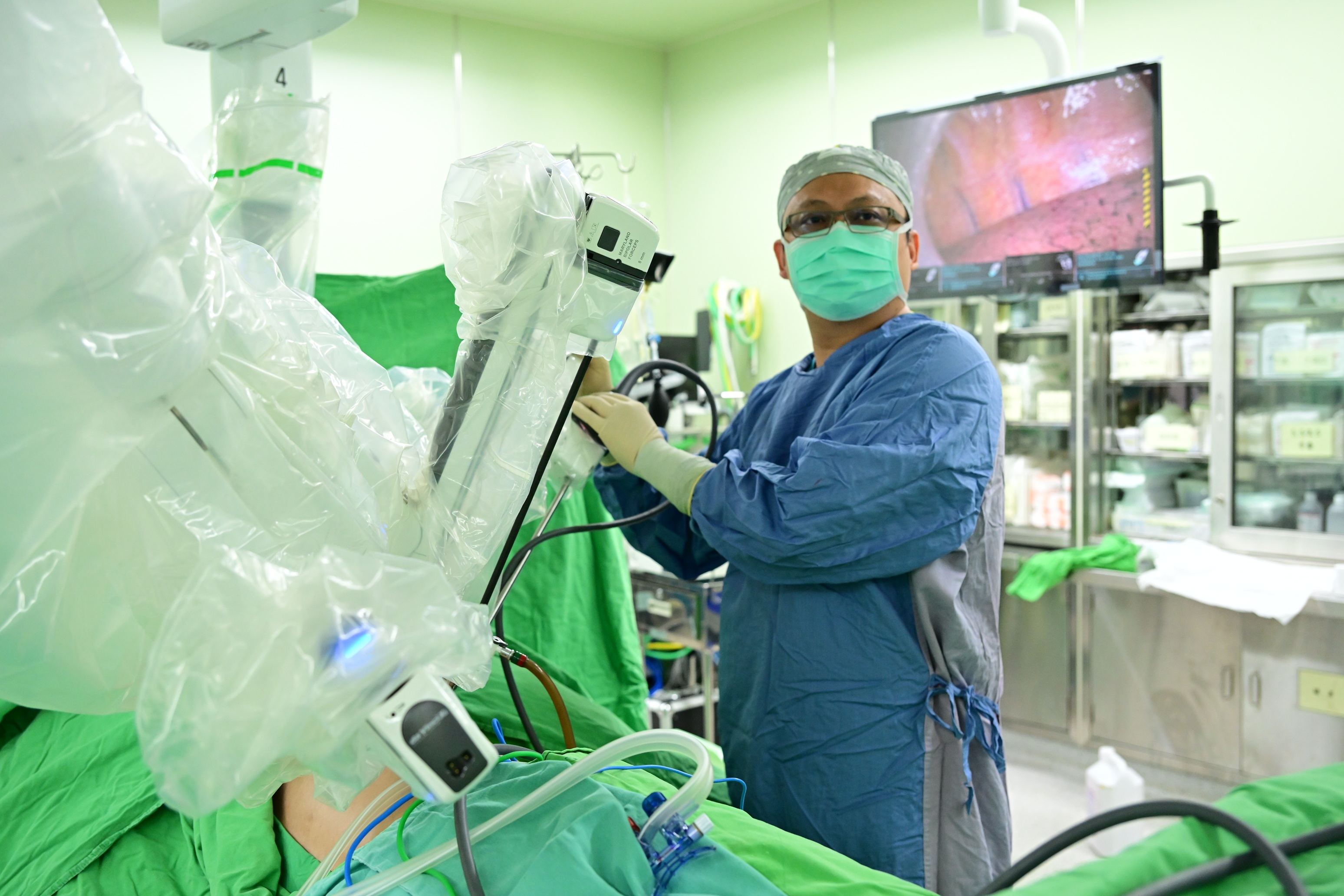 「喝水也艱苦」！老菸槍患第三期食道癌達文西手術重建食道保命