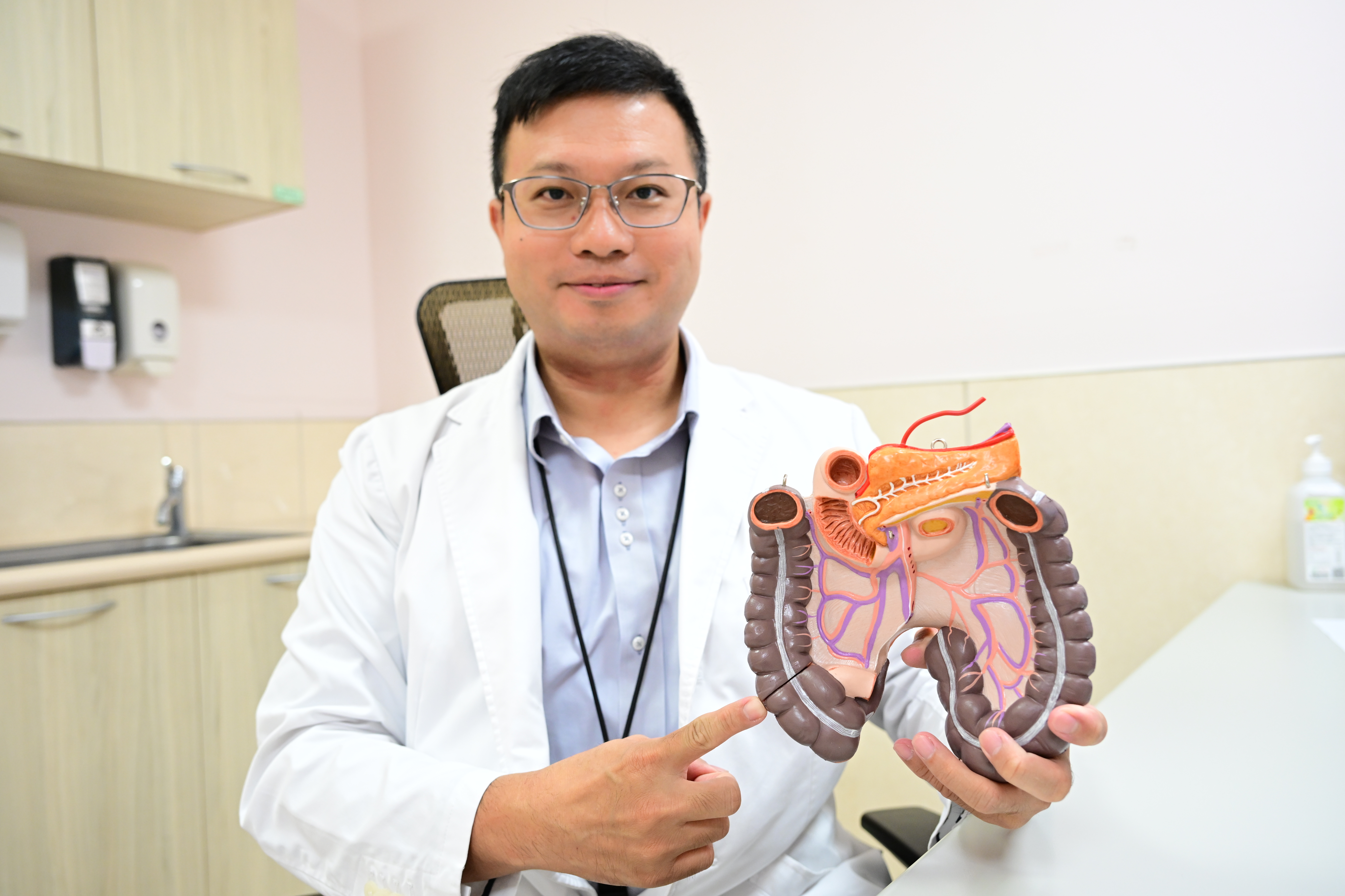 腎友流鼻水服用成藥竟嚴重便秘？醫：當心抗組織胺恐加劇肝腎負擔 