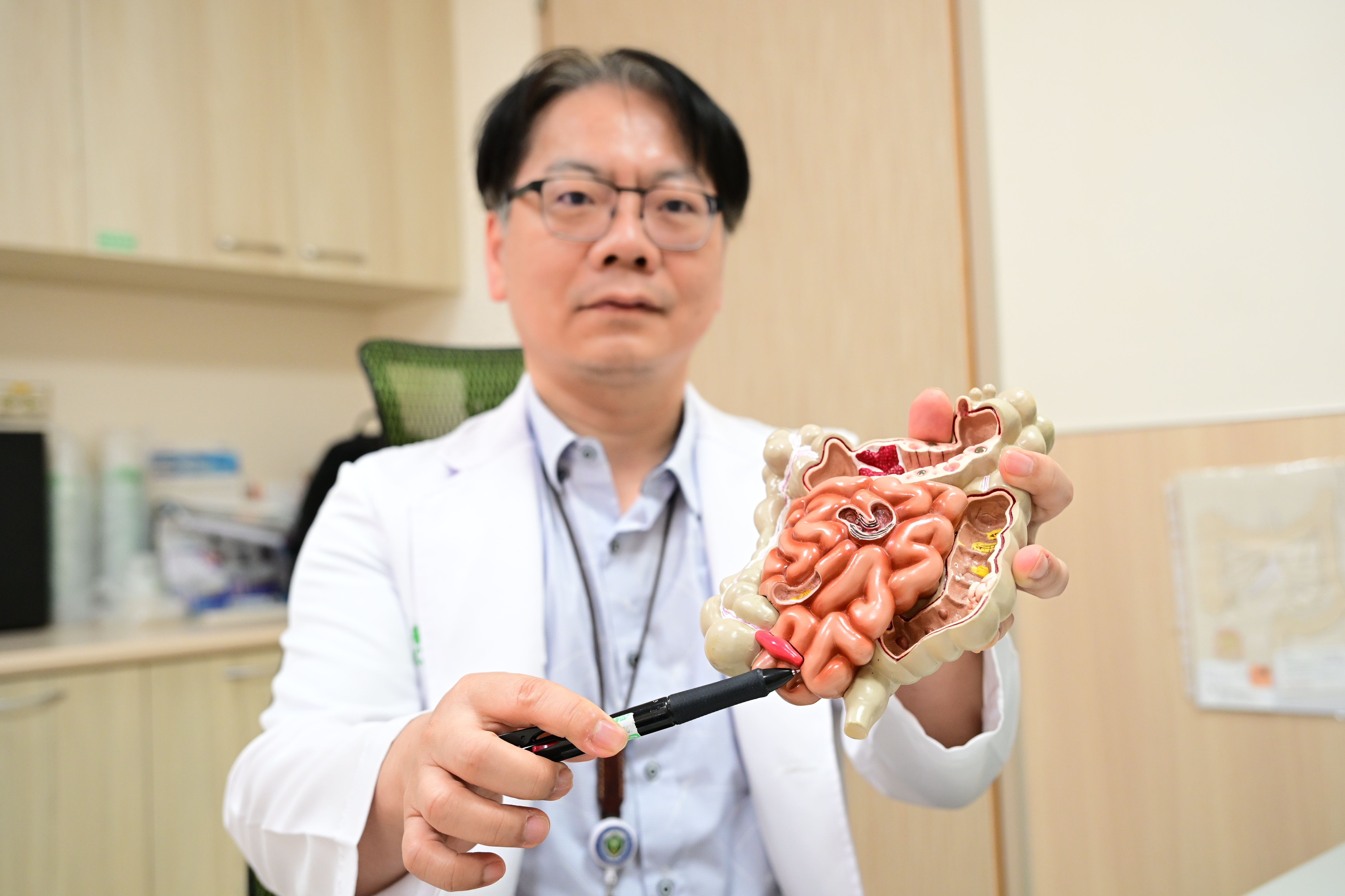 婦車禍意外揪出直腸長腫瘤醫借達文西機器人巧「手」助保留直腸