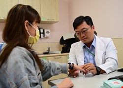 婦患纖維肌痛症 自嘲「老公主連走路都難」 高壓氧治療助重拾健康