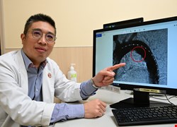 機智醫師自救真實版！ 名醫突胸痛「從左痛到右」緊急就醫揪出體內炸彈「穿透性主動脈潰瘍」